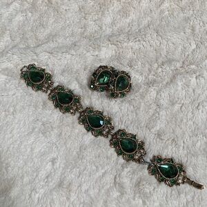 VINTAGE Elegant Green and Silver Jewelry Set